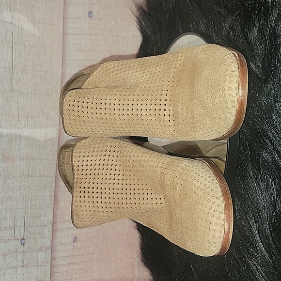 Sam Edelman Paula Perforated Leather Buckle Ankle Western Boots - Picture 3 of 7